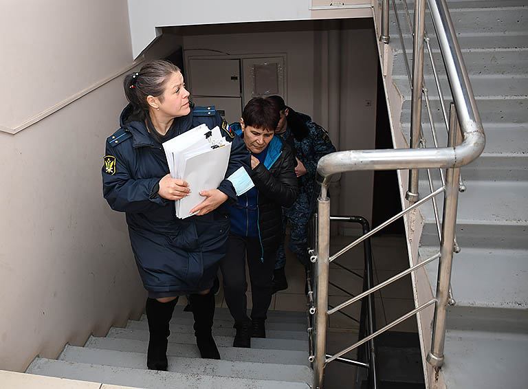 Белореченские судебные приставы посетили злостных неплательщиков станицы Рязанской