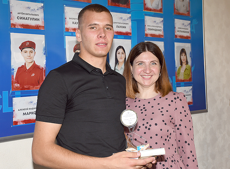 В Белореченске открыли молодёжную Доску почёта
