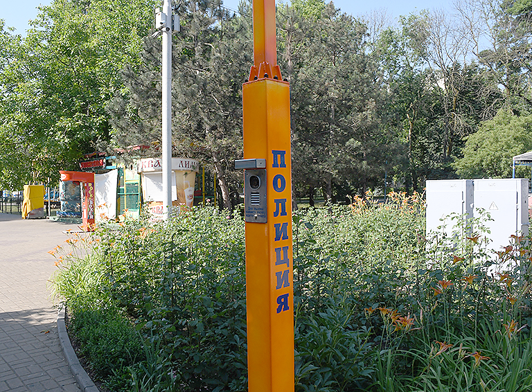 В центральном парке и в парке Победы города Белореченска установлены «тревожные кнопки»
