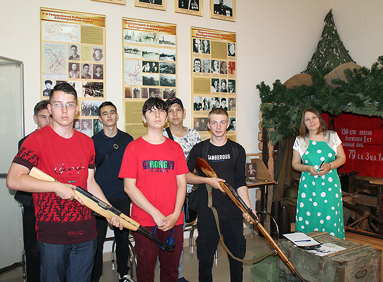 Белореченские студенты прошли инновационный квест «Лабиринт истории»