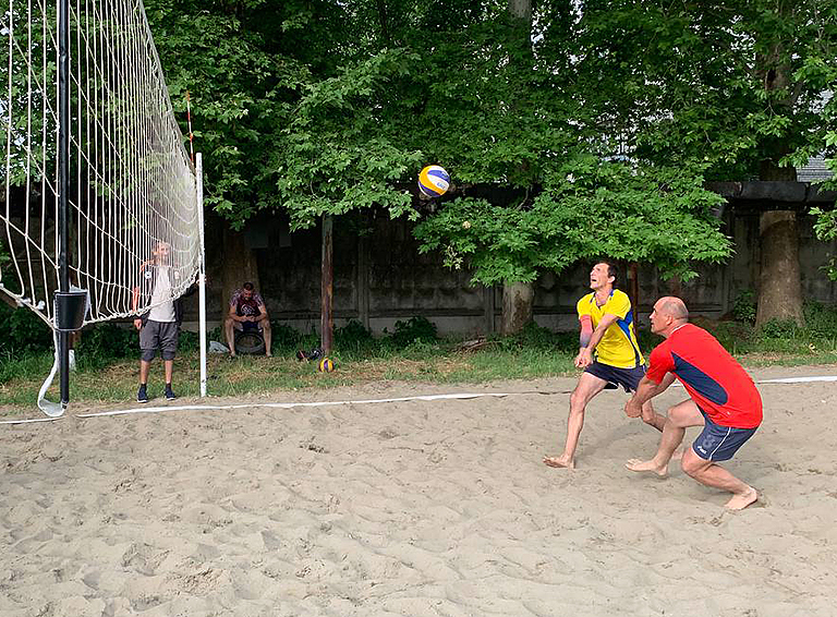 Белореченские мужчины разыграли на районной спартакиаде награды за пляжный волейбол