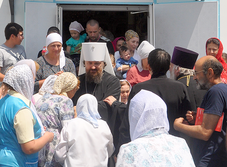 Митрополит Григорий возглавил воскресное богослужение в Свято-Успенском храме Белореченска