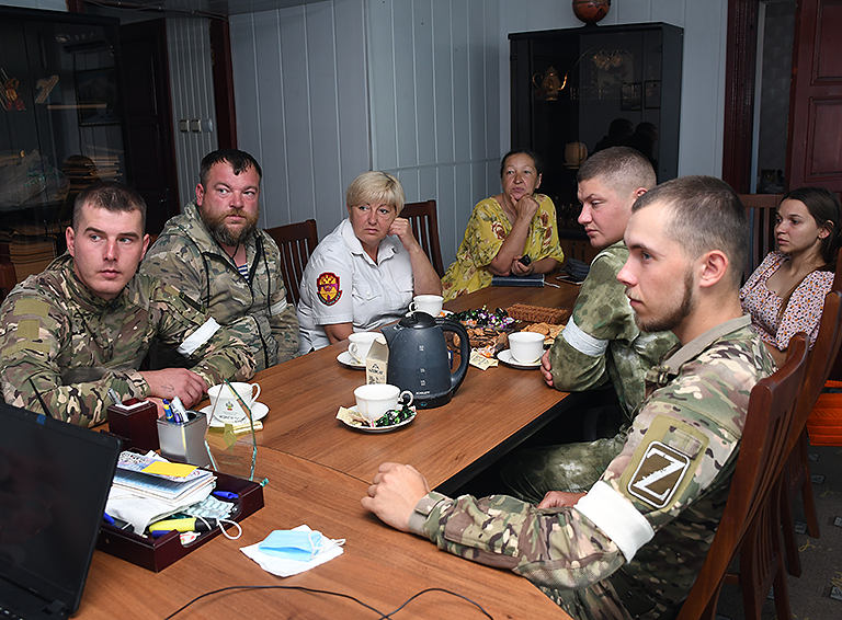 Белореченские казаки-добровольцы встретились с сотрудниками «Огней Кавказа»