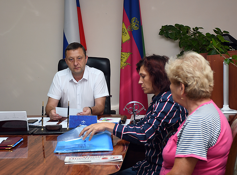 Очередной прием граждан провел на текущей неделе глава Белореченского района