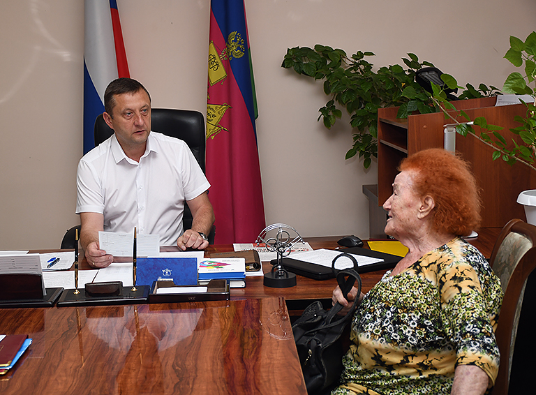 Очередной прием граждан провел на текущей неделе глава Белореченского района