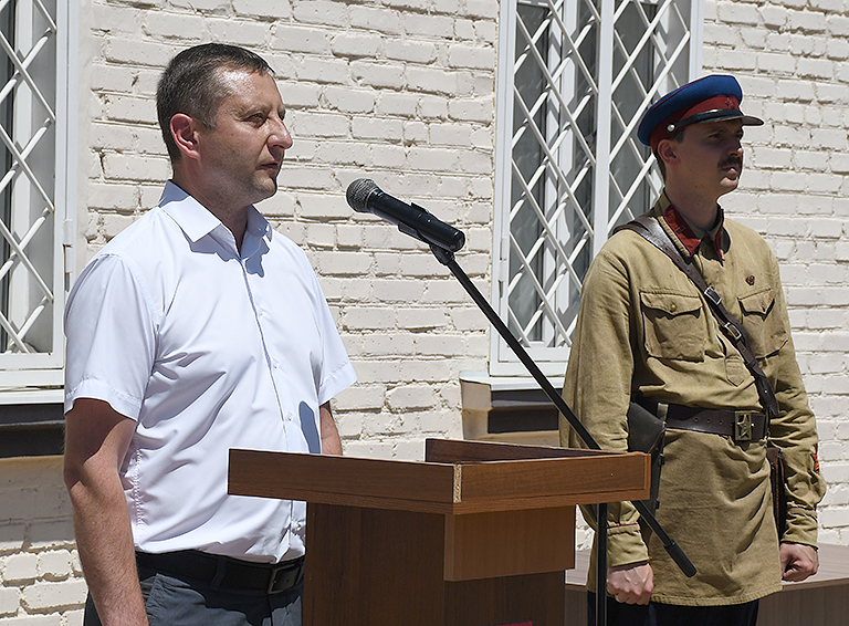 В Белореченском ЛОП торжественно открыли мемориальную доску