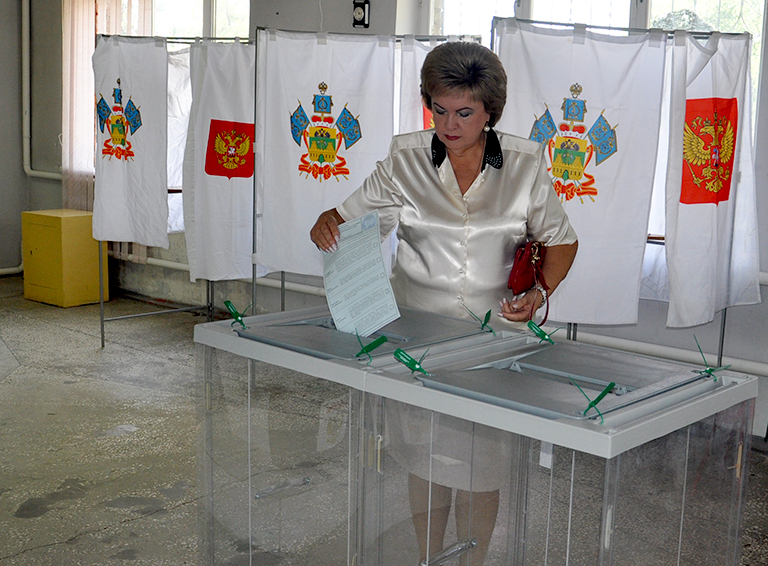 Участие в выборах приняла Татьяна Марченко, председатель Совета Белореченского района