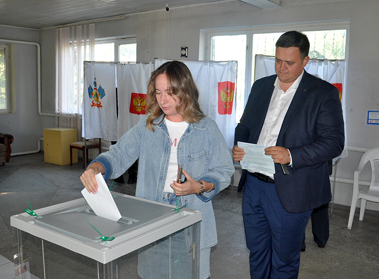 Глава города Белореченска Александр Абрамов проголосовал на выборах депутатов ЗСК