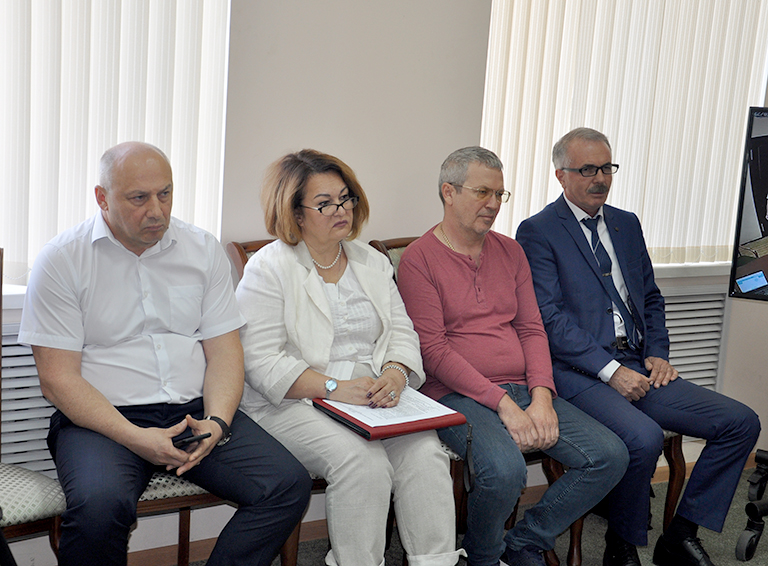 Руководитель краевого Роспотребнадзора обсудила с главой Белореченского района организацию школьного питания