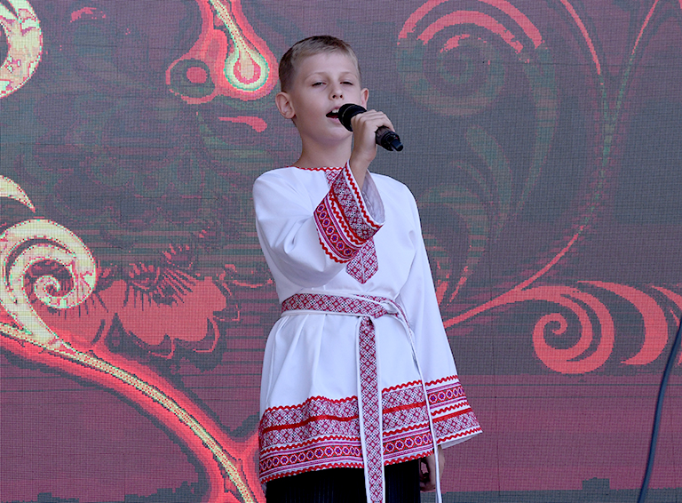 На сцене Зеленого театра в центральном парке города Белореченска. Фоторепортаж
