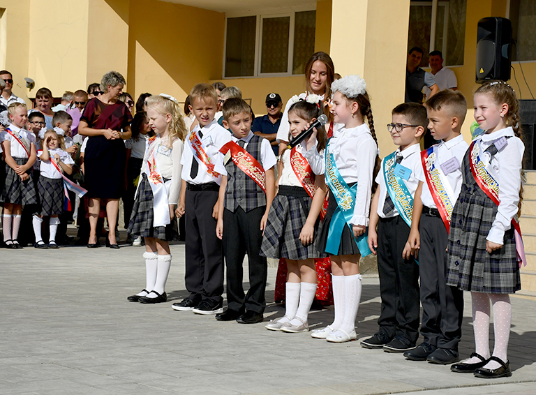 С традиционного первого звонка начался новый учебный год в белореченской гимназии
