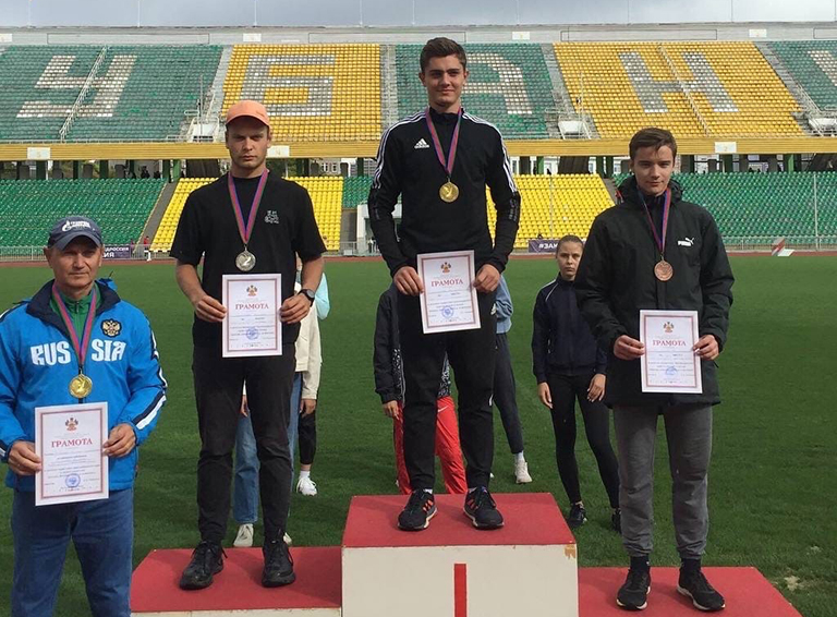Белореченский легкоатлет попал в тройку сильнейших на Первенстве края