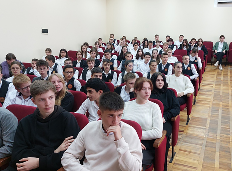 Тематические беседы в рамках антинаркотической акции проходят в белореченских школах
