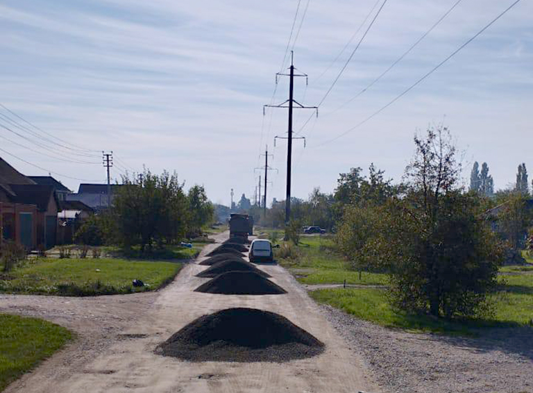 Городские службы продолжают профилирование дорог в частном секторе Белореченска