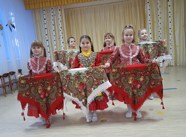 В детском саду №14 «Ромашка» города Белореченска состоялся праздничный концерт, посвященный Дню пожилого человека