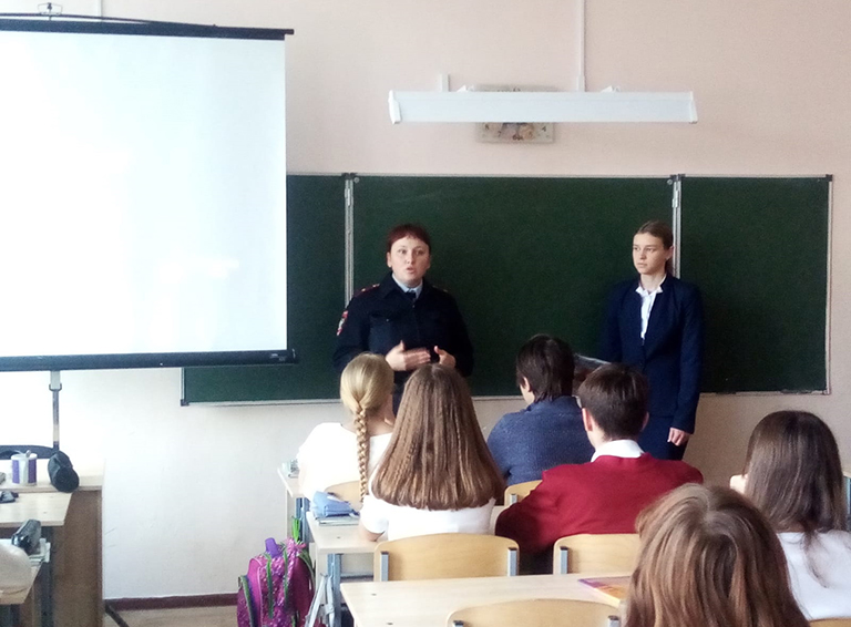 Белореченская транспортная прокуратура провела в школе №68 урок о правилах безопасности на железной дороге