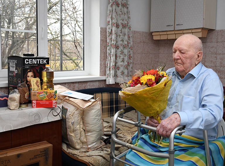 100-летий юбилей отмечает сегодня Николай Федотович Огиенко, ветеран войны из села Новоалексеевского