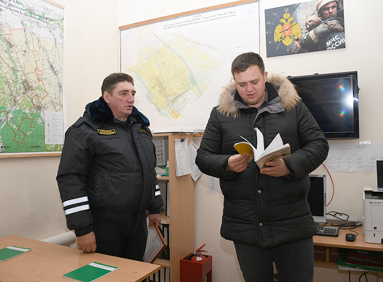 Глава Белореченска и городские депутаты проинспектировали объединённую службу ГО и ЧС