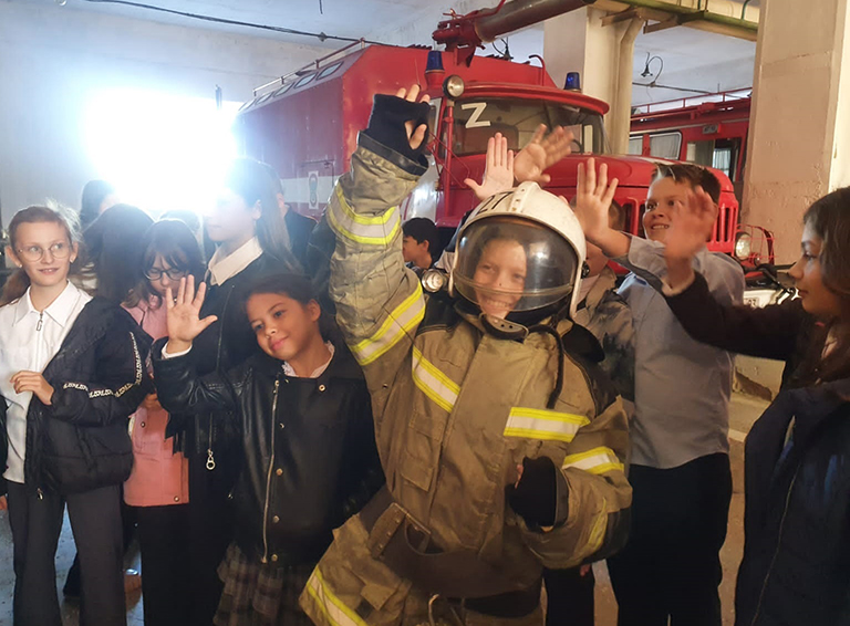 Пятиклассники школы №31 пос. Родники побывали на экскурсии в 27-й пожарно-спасательной части Белореченска
