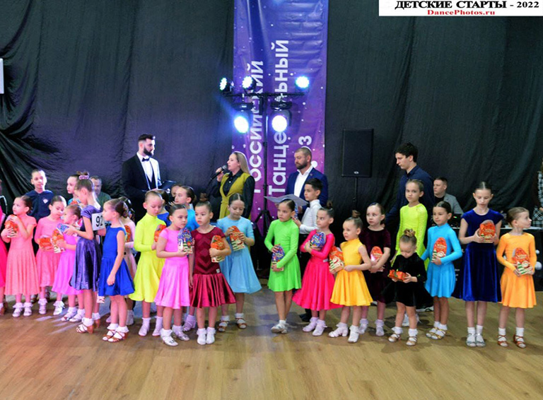 Эдуард Кузнецов отметил юных спортсменов и организаторов крупного юношеского спортивного турнира