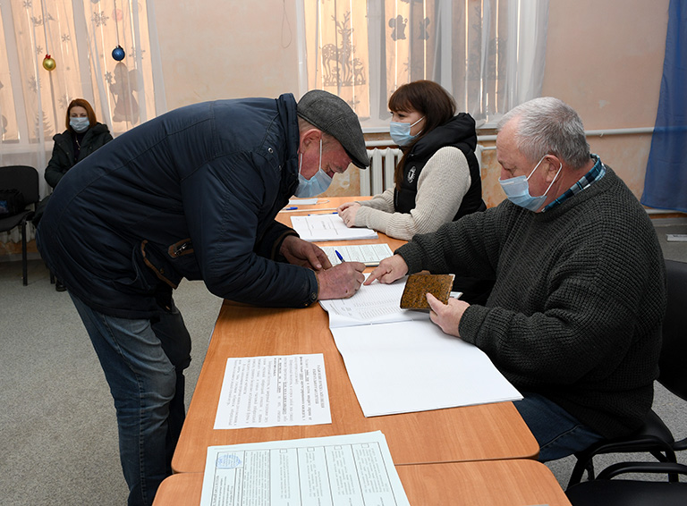 В Родниковском сельском поселении Белореченского района сегодня проходят досрочные выборы главы
