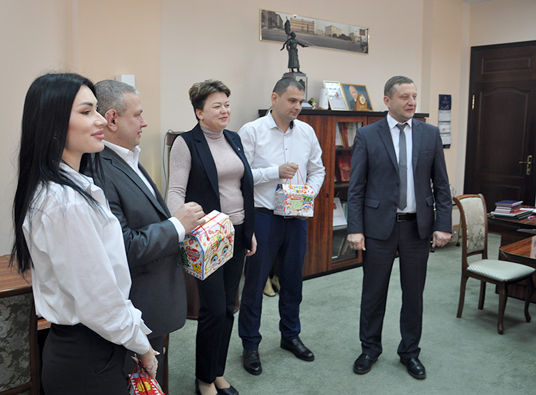 За круглым столом побеседовали с главой Белореченского района полуфиналисты конкурса «Лидеры Кубани»