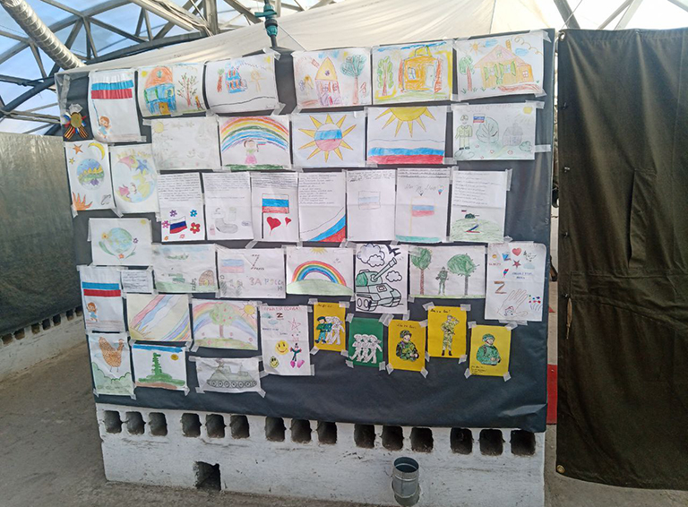 Казаки из БАРС 11 бережно хранят письма и рисунки кубанских детей