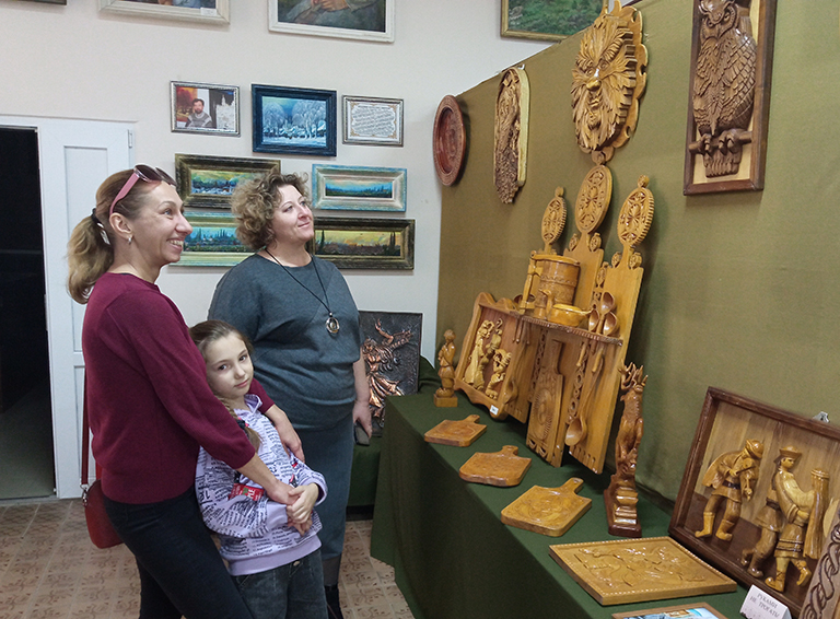 В белореченском музее экспонируются работы талантливого резчика по дереву