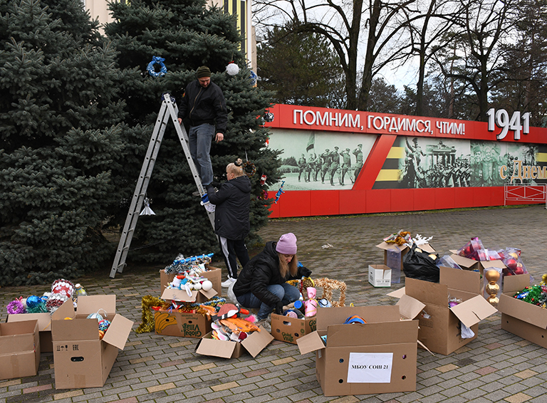 Сотни детских поделок украсили Белореченск