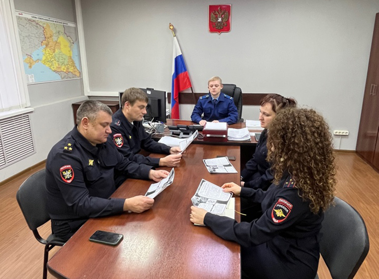 В преддверии Международного дня борьбы с коррупцией состоялась встреча сотрудников Белореченской транспортной прокуратуры и линейного отдела полиции