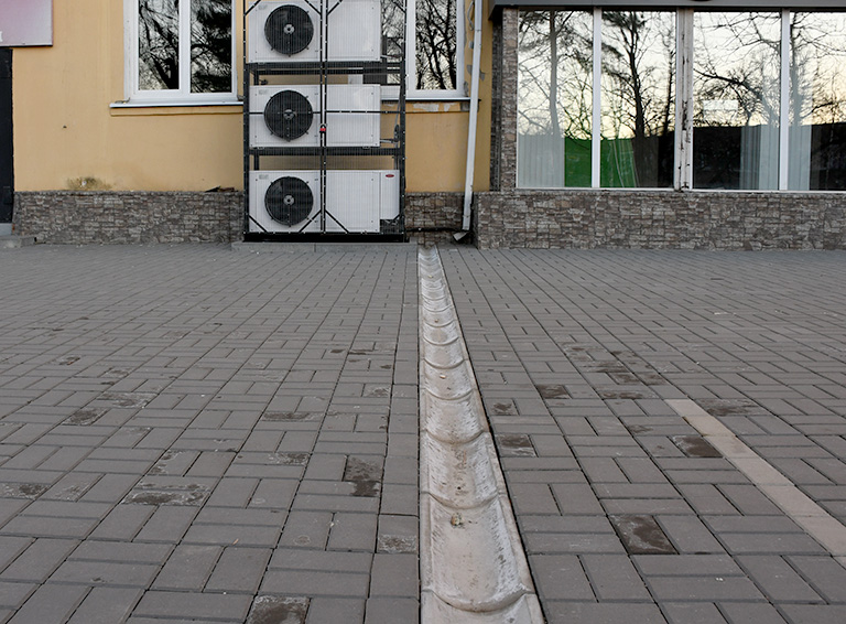 С санитарным рейдом по центральной части Белореченска прошли глава города, городские депутаты и сотрудники ЖКХ