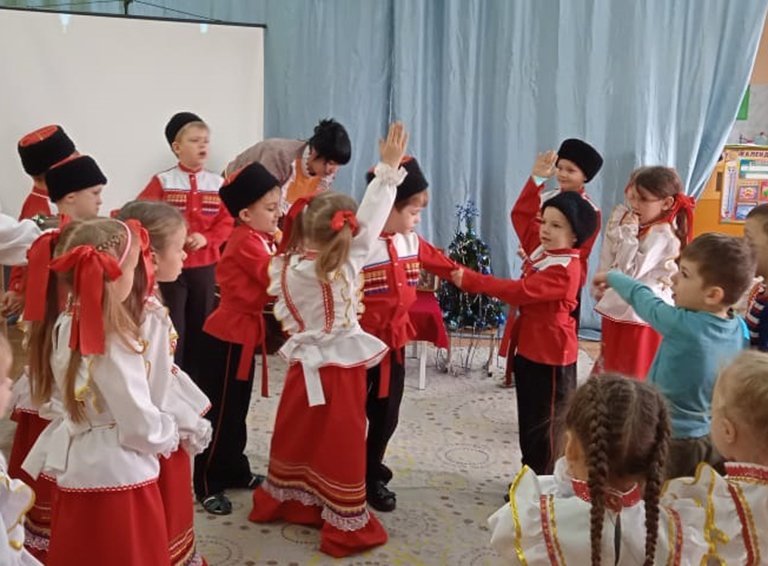 В детском саду №33 х. Кубанского прошёл фольклорный праздник «Рождественские посиделки на Кубани»