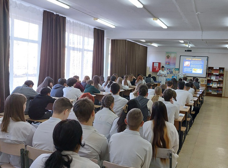 Белореченские полицейские, общественники и органы системы профилактики проводят районную акцию «Твой осознанный выбор – маршрут безопасности»