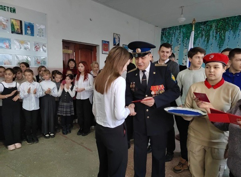 На базе школы №6 посёлка Южного начал работу юнармейский отряд «Сокол»