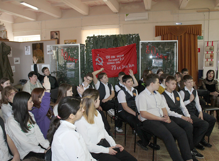 Учащиеся белореченской школы №5 встретились с участником «Кубаньпоиска» Геннадием Серпуховити