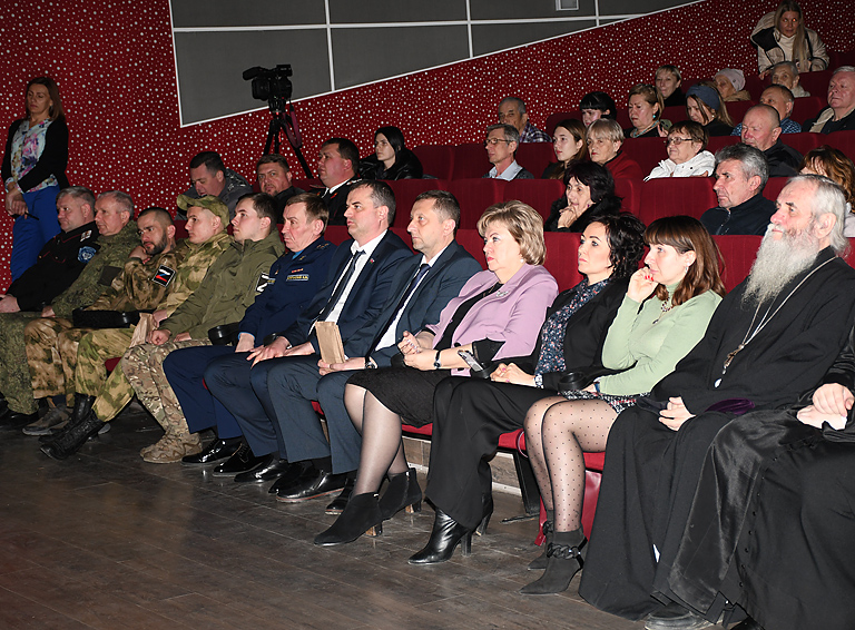 Праздничный концерт, посвященный Дню защитника Отечества, состоялся в Районном доме культуры