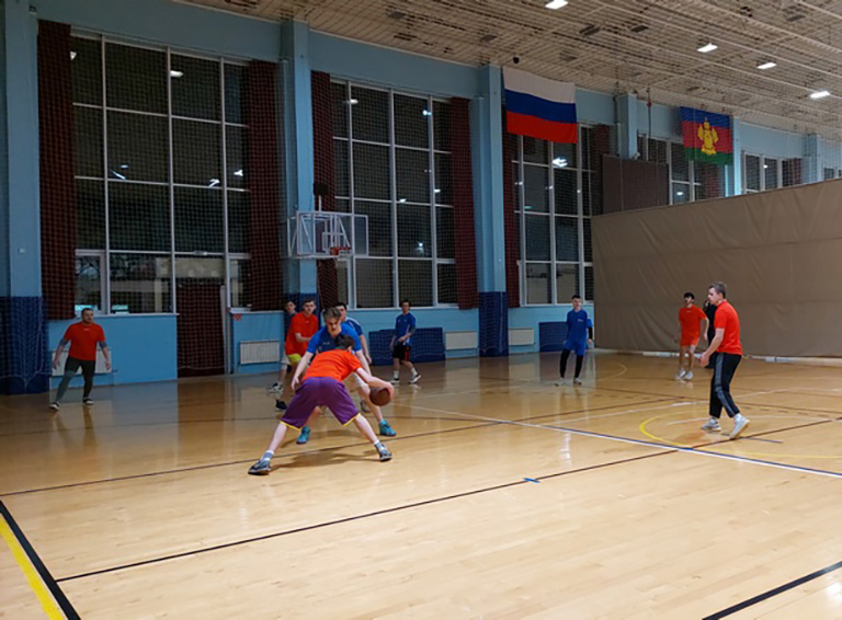 Белореченские полицейские и студенты укрепляли здоровье спортом