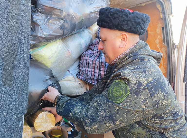 Казаки Майкопского казачьего отдела доставили очередную партию гуманитарной помощи в зону проведения СВО