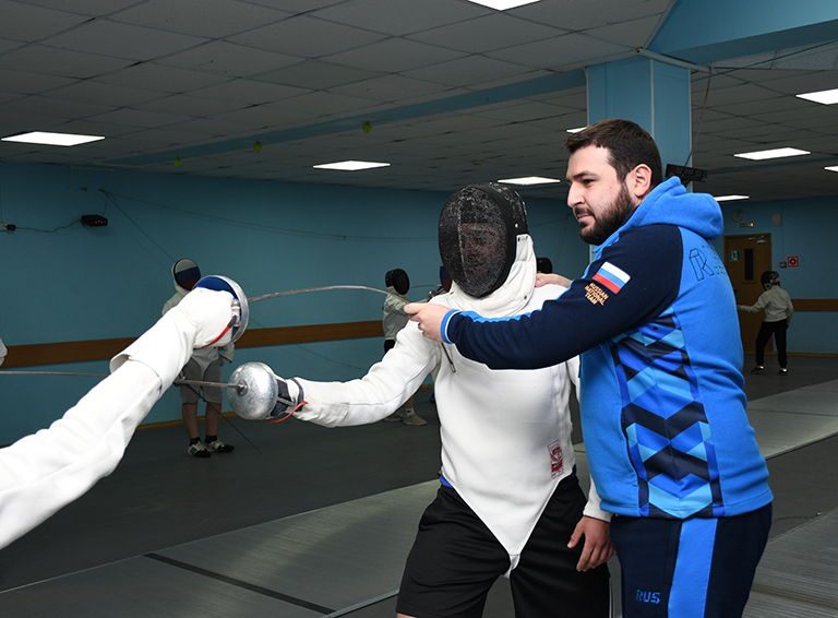 Как белореченский тренер по фехтованию Батрадз Кабулов ведёт воспитанников к спортивным высотам