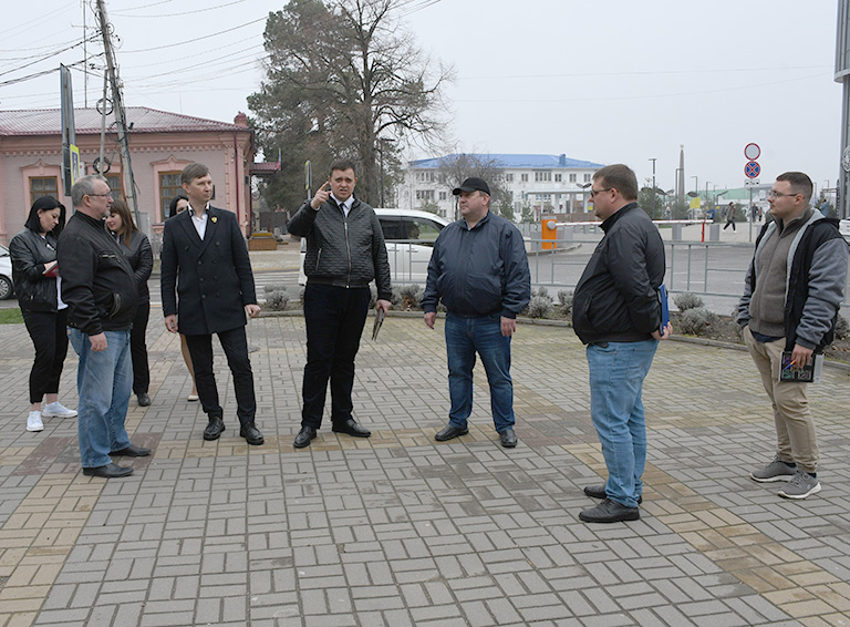 Глава Белореченска проинспектировал санитарное состояние центральной части города