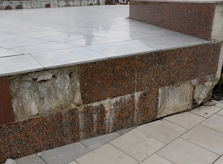 Стеле на центральной площади Белореченска вернут первоначальный вид