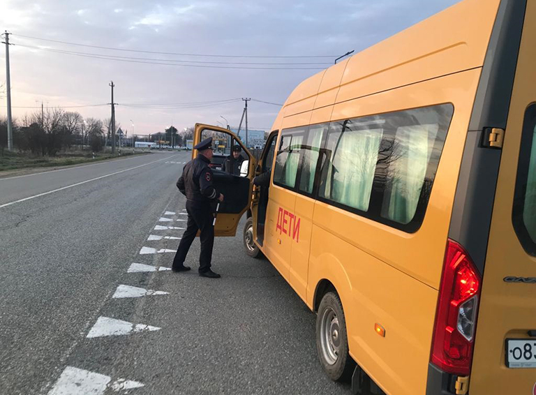 Госавтоинспекторы Белореченска проводят рейды по обеспечению безопасности пассажирских перевозок