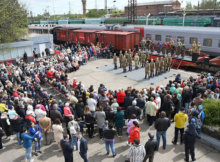 Сегодня на станцию Белореченская прибыл ретро-поезд «Победа»