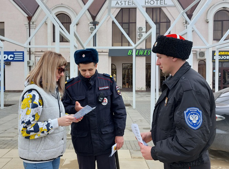 Белореченские полицейские провели цикл профилактических бесед среди местных жителей