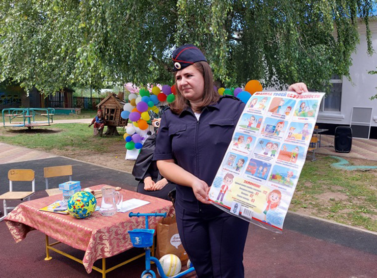 Белореченские полицейские и общественники присоединились к Всероссийской акции «Пятёрка безопасности»
