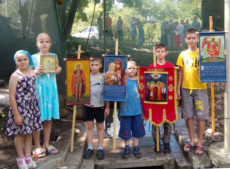 Крестный ход в День памяти царской семьи и поддержку участников СВО