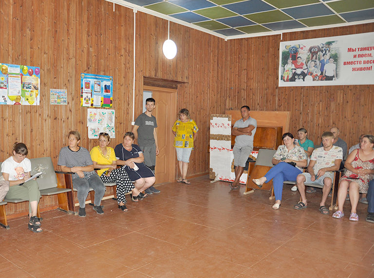 Глава Белореченского района обсудил с жителями станицы Черниговской проблему водоснабжения
