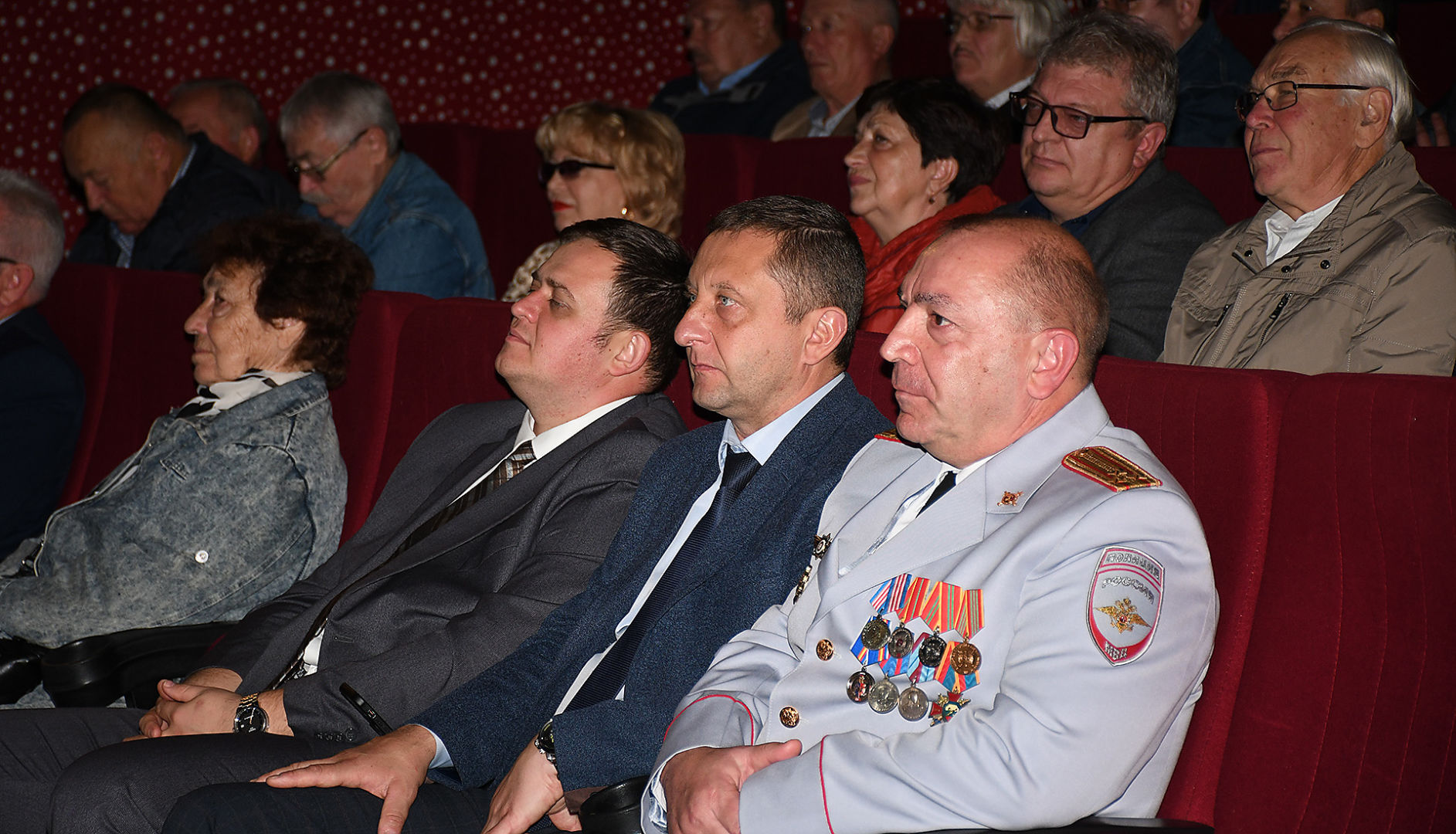 В День полиции в белореческом РДК наградили отличившихся сотрудников ОМВД