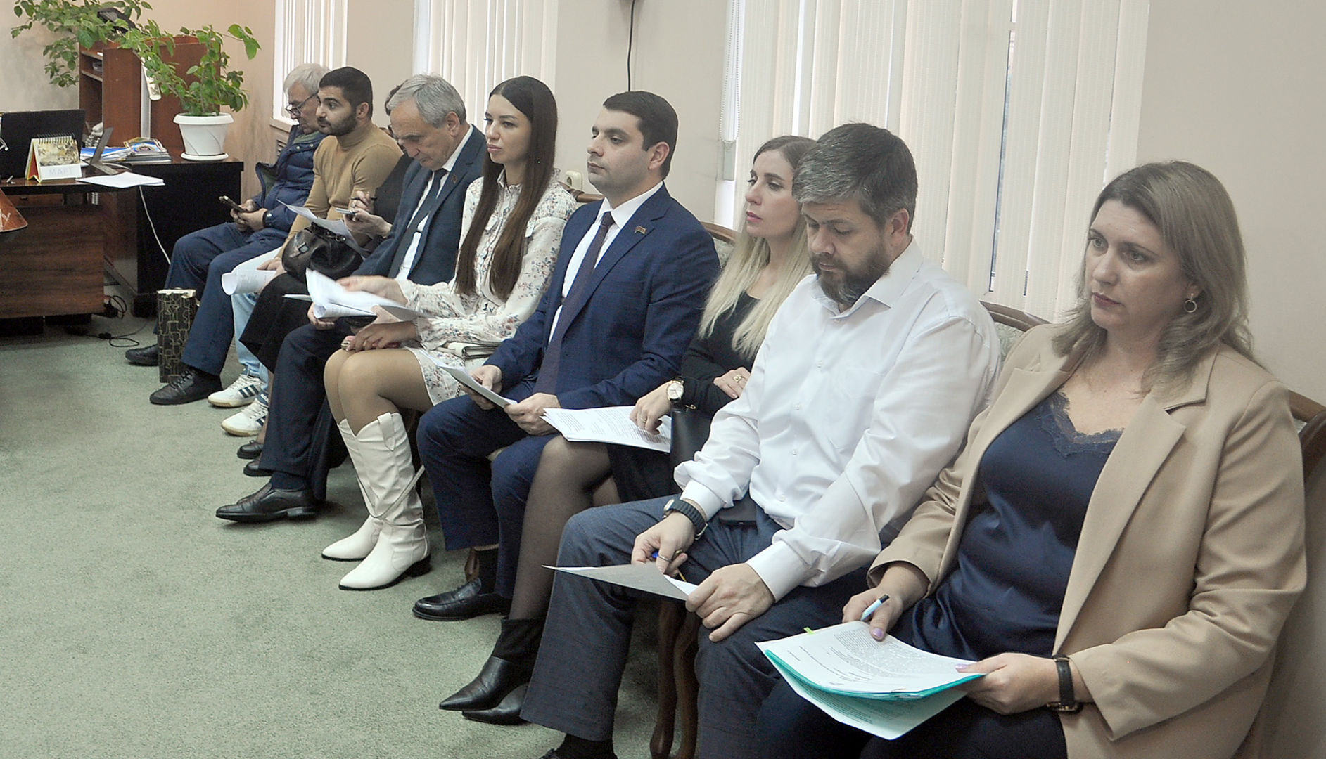 Белореченские депутаты обсудили вопросы бюджета, имущества и вручения грамот