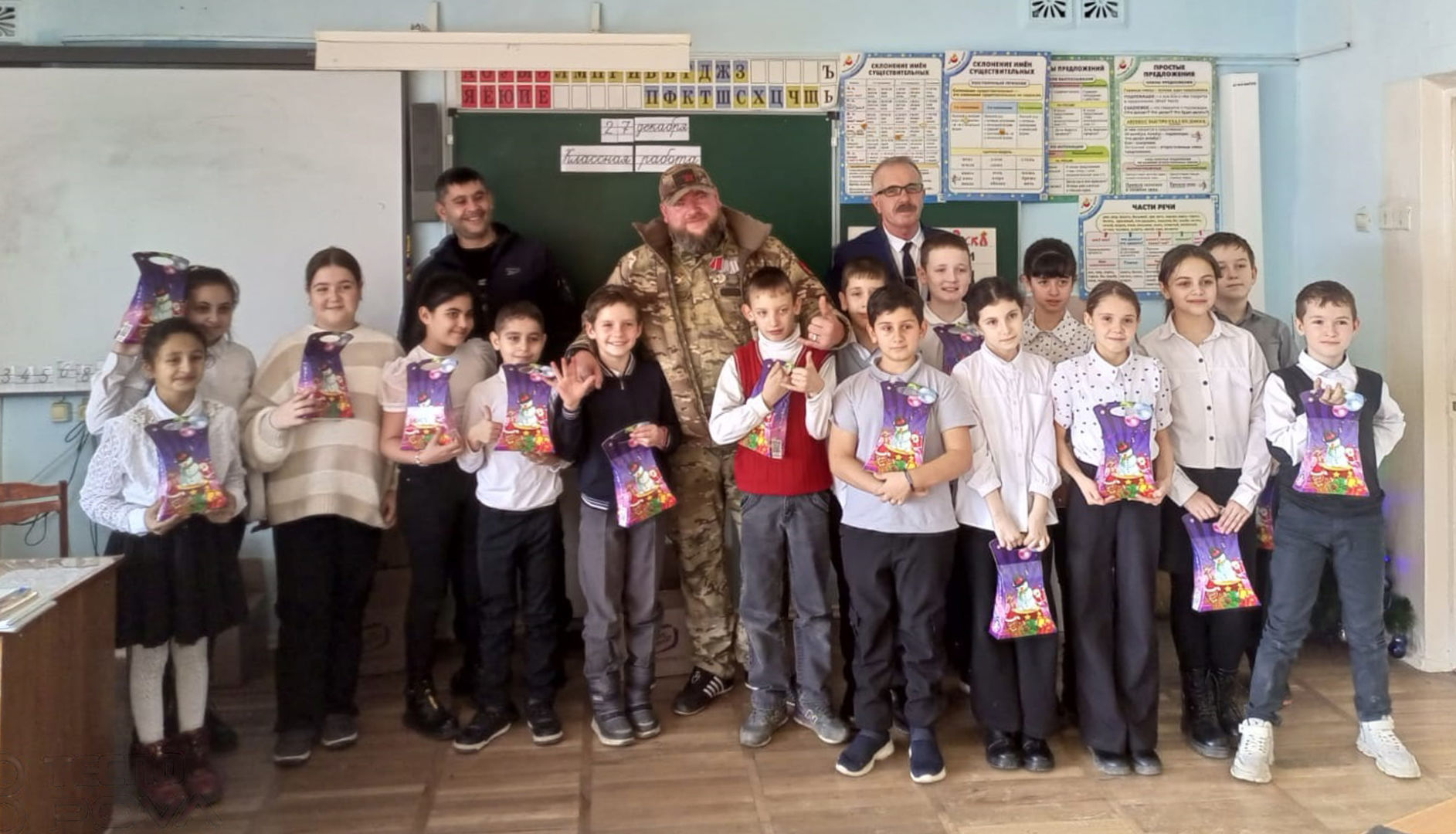 Дед Мороз из зоны СВО подарил ученикам Пшехской школы сладкие подарки